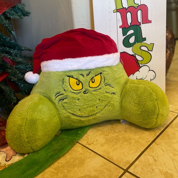 The Grinch Pillow Lounger - Picture 2 of 11
